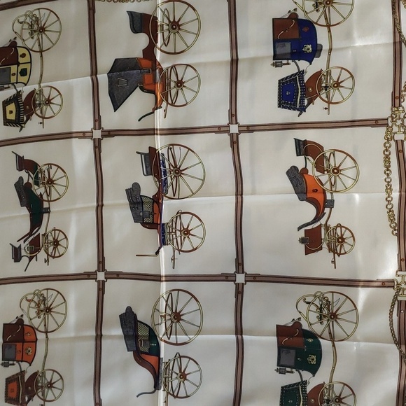 R-2248- Women's Scarf Orange Cream Blue Brown Green Colors NWT - Picture 7 of 10